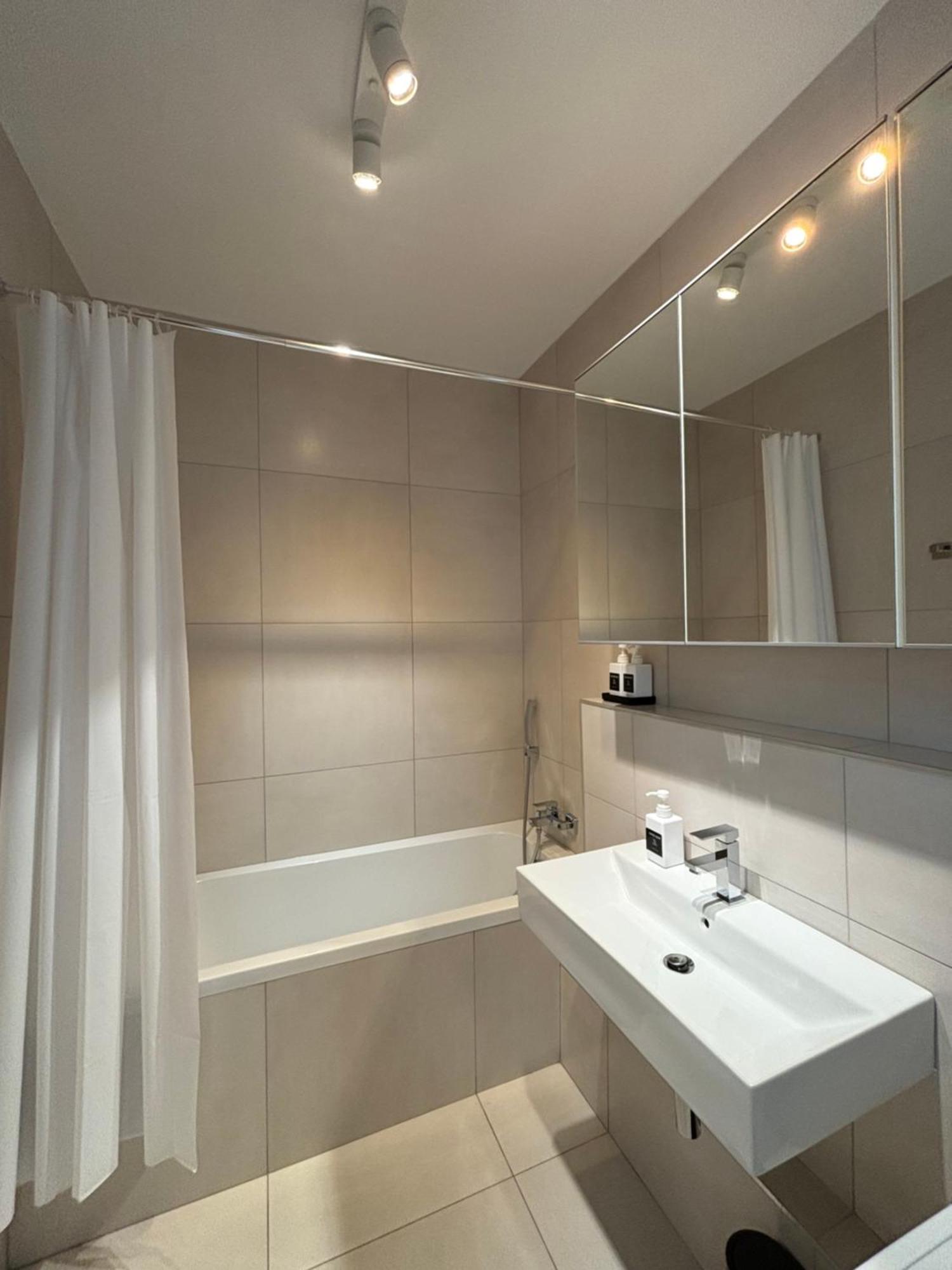 Club218 The Sunset - Wellness Apartment Siofok